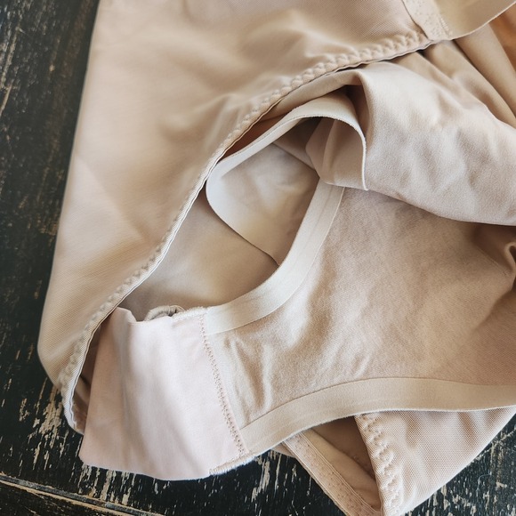 Honeylove LiftWear Cami Bodysuit Sand Size 1X Padded Adjustable Sculpt Smooth - Picture 8 of 11